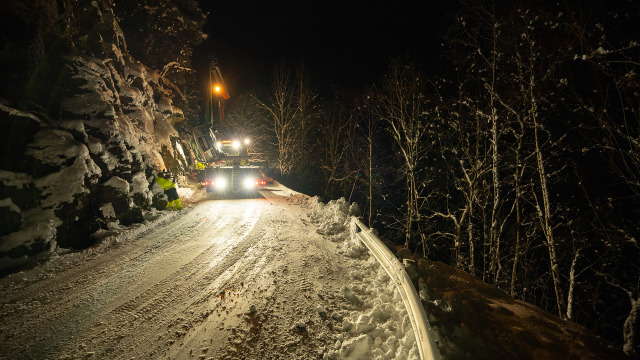 Ice Road Rescue