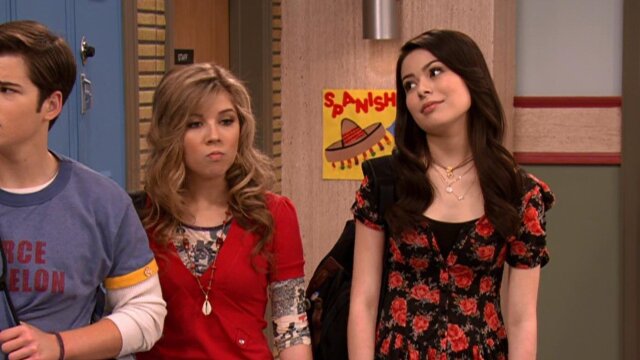 Watch iCarly iStart a Fan War S3 E7, TV Shows