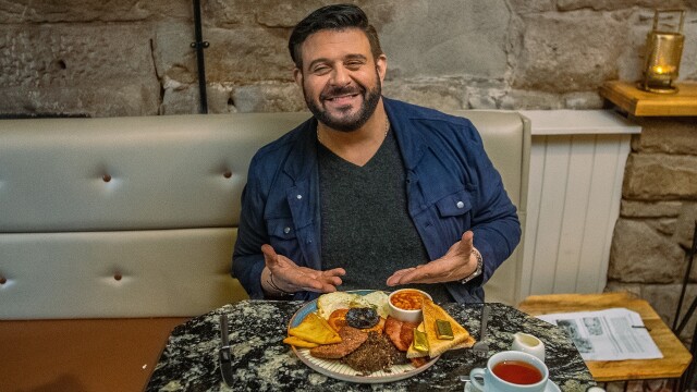 Adam Richman Eats Britain