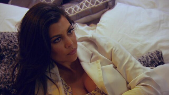 Kourtney & Khloé Take Miami