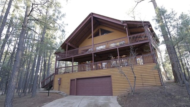 Log Cabin Living