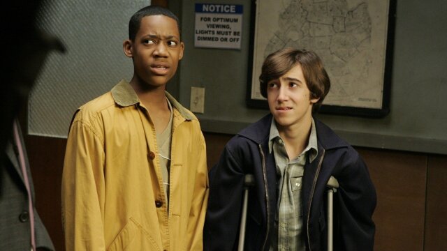 Watch Everybody Hates Chris Everybody Hates Bomb Threats S4 E21 | TV ...