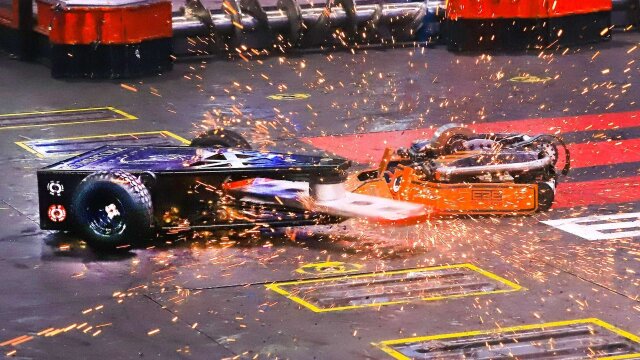 Watch BattleBots Champions: The Golden Bolt S6 E21 | TV Shows | DIRECTV