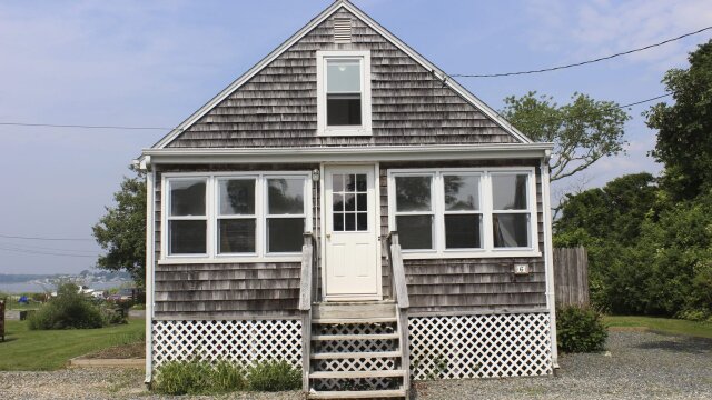 Beachfront Bargain Hunt