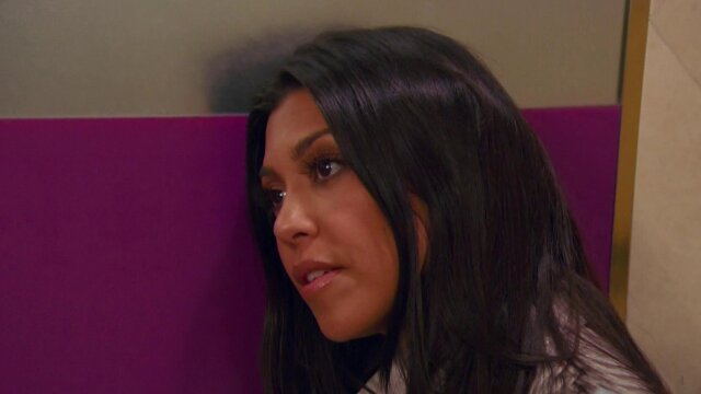 Kourtney & Khloé Take Miami