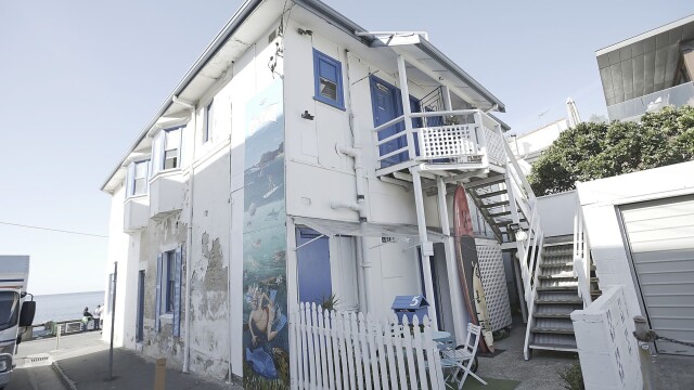 House Hunters International