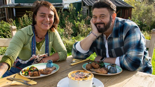 Adam Richman Eats Britain