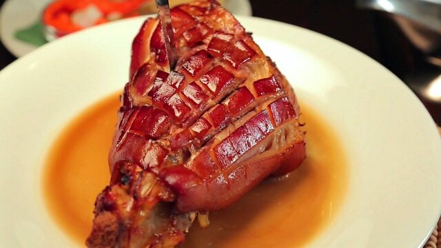 Bizarre Foods: Delicious Destinations