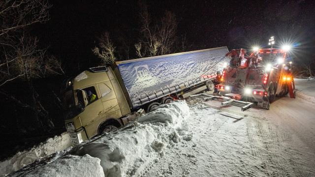 Ice Road Rescue