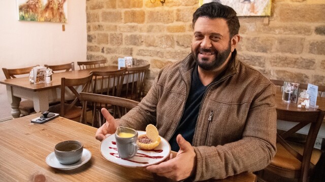 Adam Richman Eats Britain