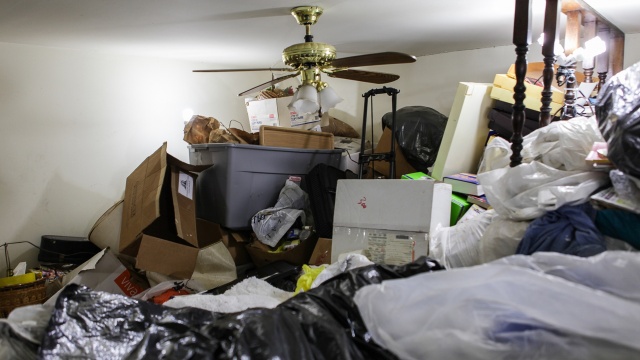 Hoarding: Buried Alive