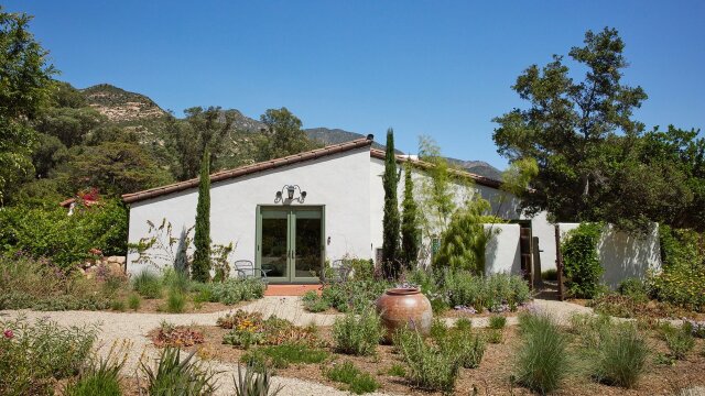 Watch Classic Homes The Classic Homes of Santa Barbara S1 E1 TV