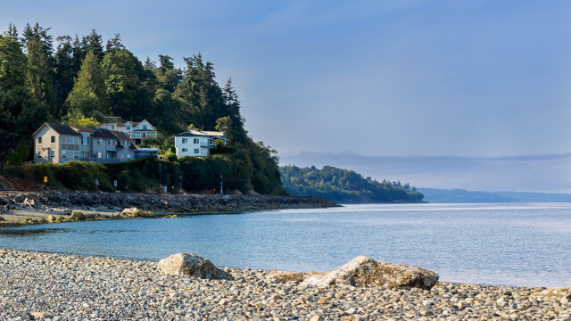 Watch Beachfront Bargain Hunt: Renovation A Multi-Generation Renovation ...