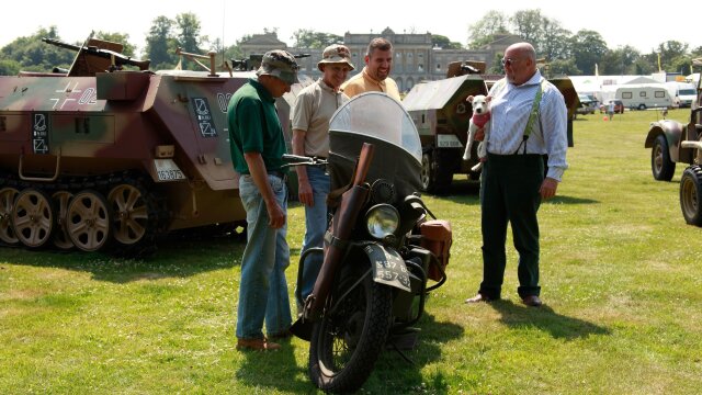 Combat Dealers