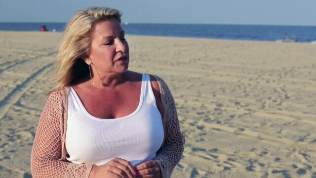 Beachfront Bargain Hunt