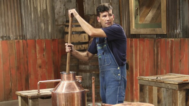 Moonshiners: Master Distiller