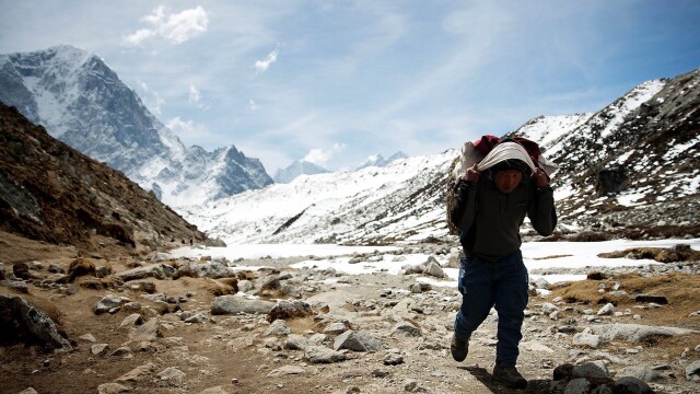 Earth's Natural Wonders -- Life at the Extremes