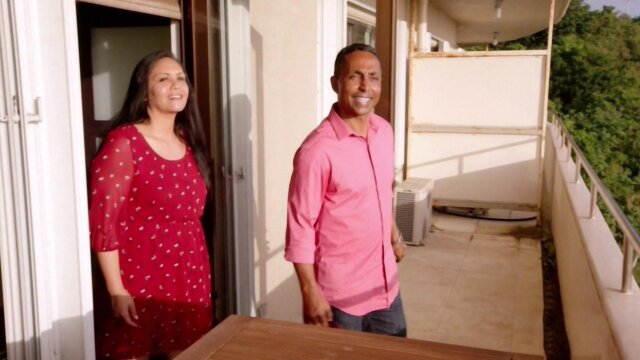 Beachfront Bargain Hunt