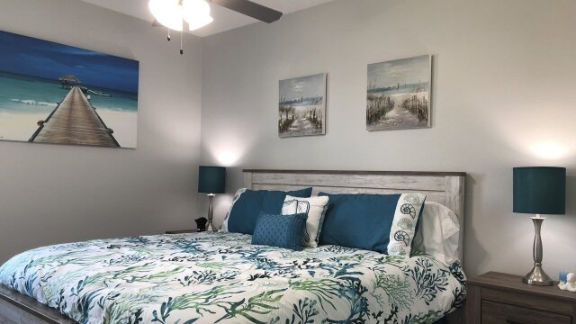 Beachfront Bargain Hunt