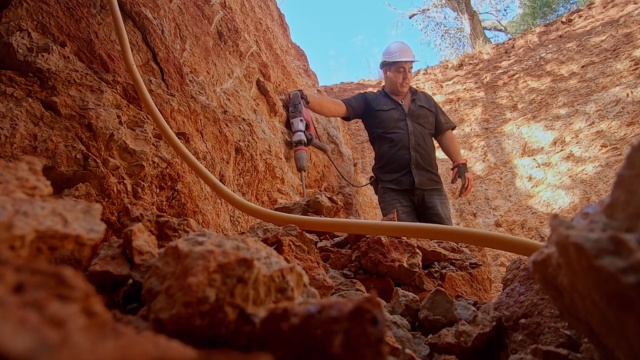 Outback Opal Hunters