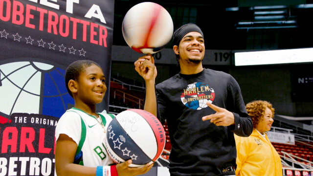 Harlem Globetrotters: Play It Forward