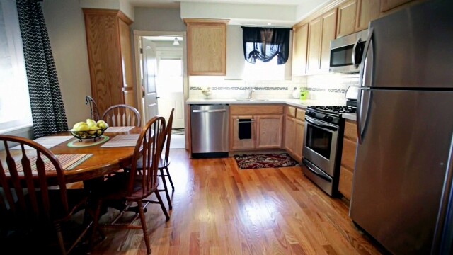 Beachfront Bargain Hunt