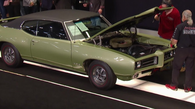 Barrett-Jackson: REVVED UP