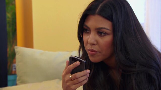 Kourtney & Khloé Take Miami