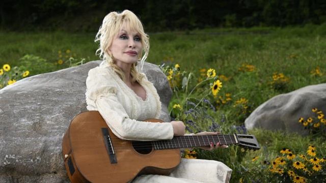 Dolly Parton's Mountain Magic Christmas