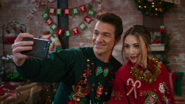 A Crafty Christmas Romance