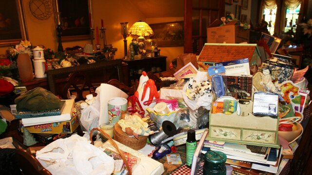 Hoarders: Buried Alive