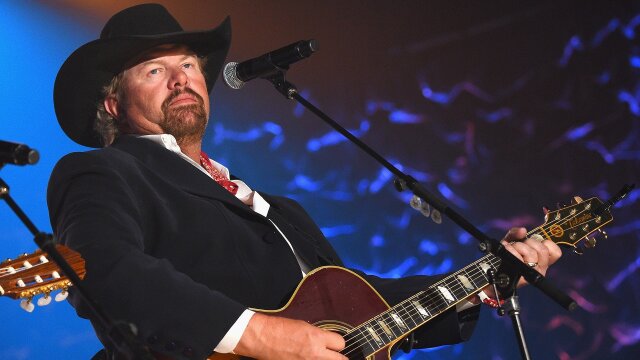 Toby Keith: 35 MPH Town