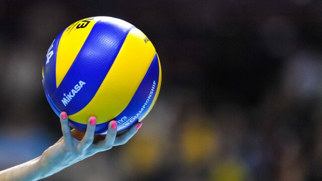 Women's Volleyball Replay