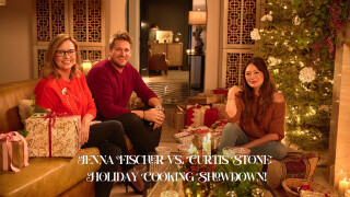 Jenna Fischer vs. Curtis Stone: Holiday Cooking Showdown!