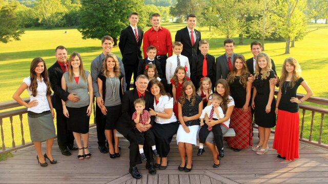 Bringing Up Bates: Extras