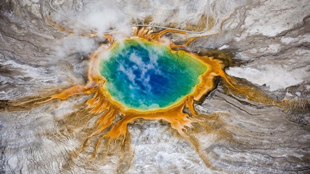 Planet Earth: Yellowstone