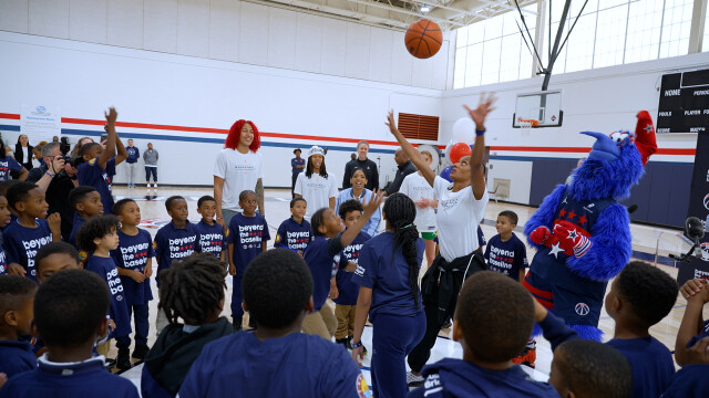 Mystics Courtside